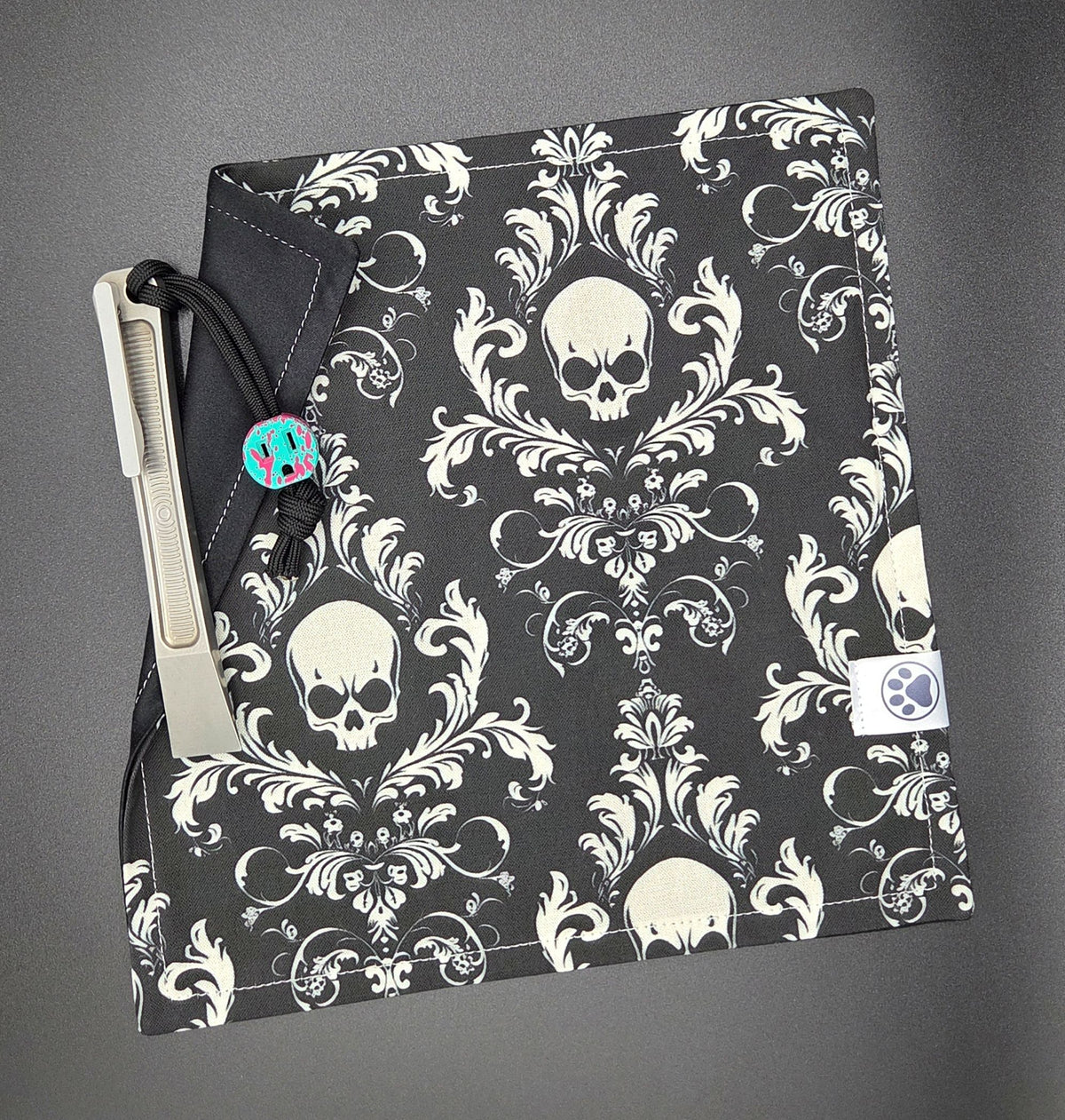 Damask Skulls